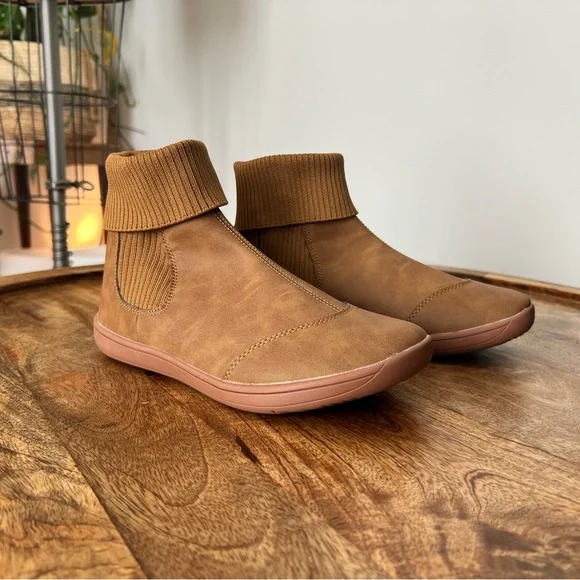 WHITIN Tan Earthen Barefoot Boots - Picture 3 of 5